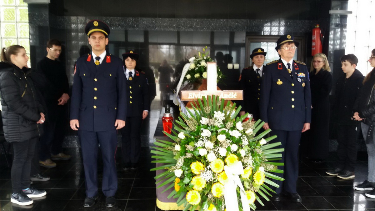 Pročitajte više o članku Otišla je naša učiteljica