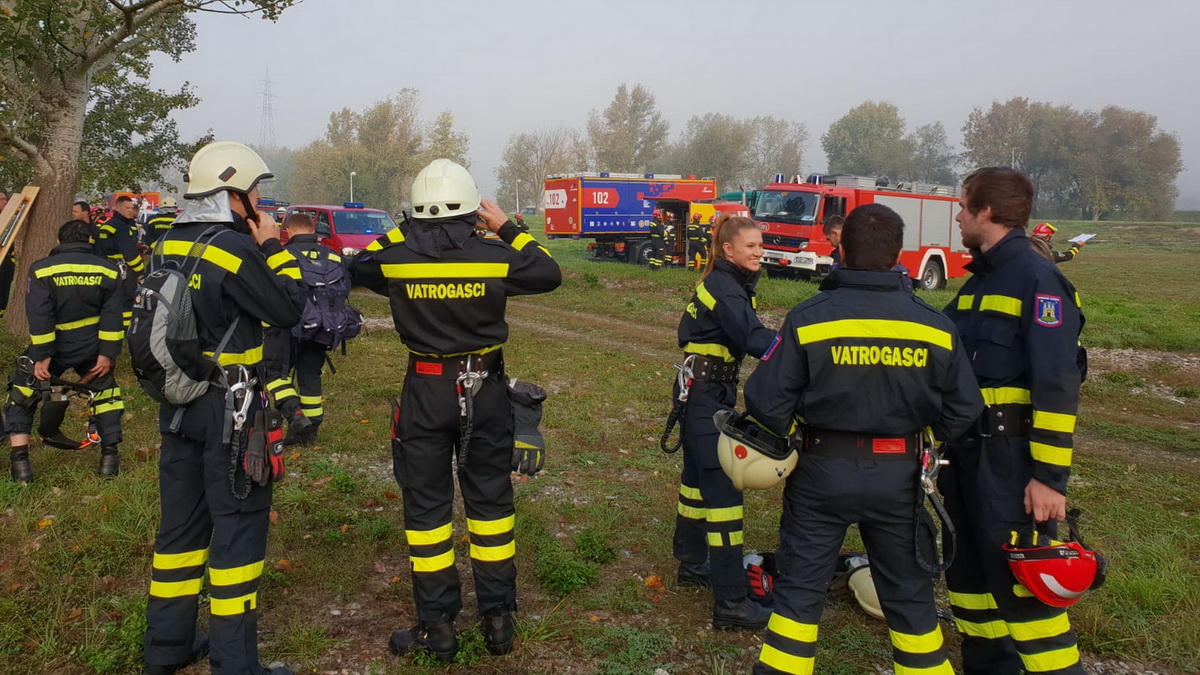 Pročitajte više o članku Vježba specijalističkih postrojbi za spašavanje iz ruševina