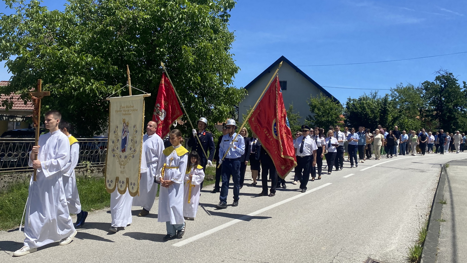 Pročitajte više o članku Sveta misa i tjelovska procesija